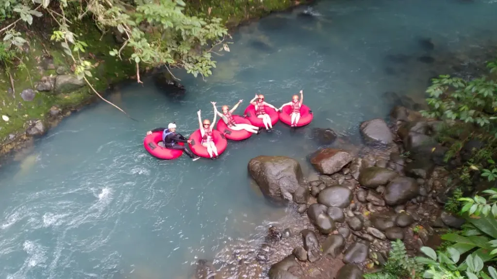 Río Celeste Tubing & Sloths Experience